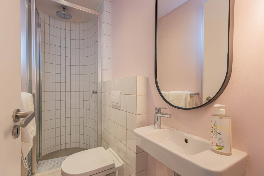 1 Bedroom Property for Sale in Sea Point Western Cape